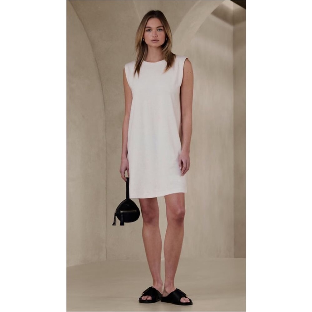 Banana Republic Franca dress
Size Small
